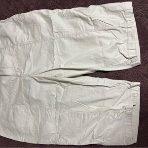 Lee Relaxed Fit Mid Rise Beige capri